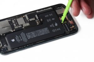 تعویض باتری آیفون 11 پرو