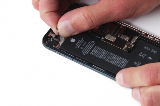 تعویض باتری آیفون 11 پرو