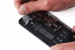 تعویض باتری آیفون 11 پرو