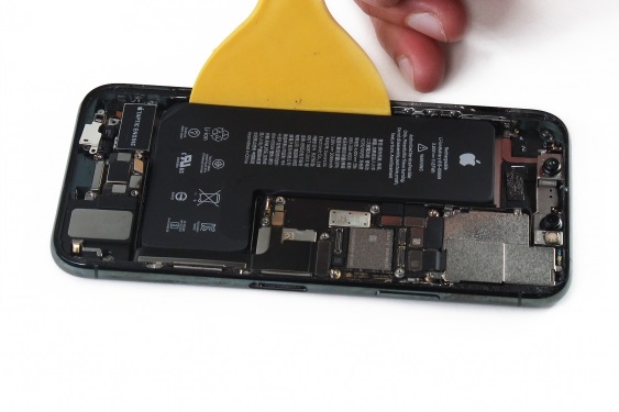 تعویض باتری آیفون 11 پرو