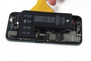 تعویض باتری آیفون 11 پرو