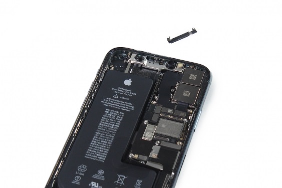 تعمیر مادربرد آیفون 11 پرو