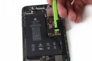 جدا سازی کانکتور شارژینگ آیفون 11 پرو مکس