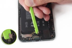 جدا سازی کانکتور شارژینگ آیفون 11 پرو مکس