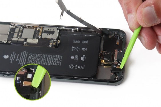 جدا سازی کانکتور شارژینگ آیفون 11 پرو مکس