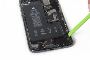 جدا سازی کانکتور شارژینگ آیفون 11 پرو مکس
