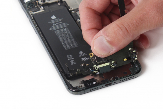 جدا سازی کانکتور شارژینگ آیفون 11 پرو مکس