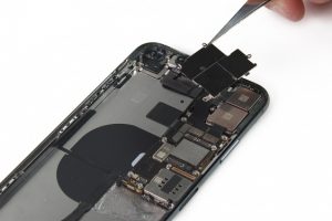 جدا سازی شاسی گوشی آیفون 11 پرو مکس