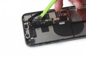 جدا سازی شاسی گوشی آیفون 11 پرو مکس