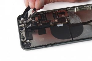 جدا سازی شاسی گوشی آیفون 11 پرو مکس