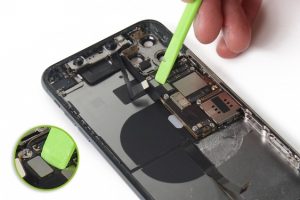 جدا سازی شاسی گوشی آیفون 11 پرو مکس