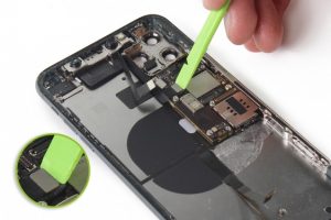 جدا سازی شاسی گوشی آیفون 11 پرو مکس