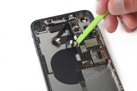 جدا سازی شاسی گوشی آیفون 11 پرو مکس