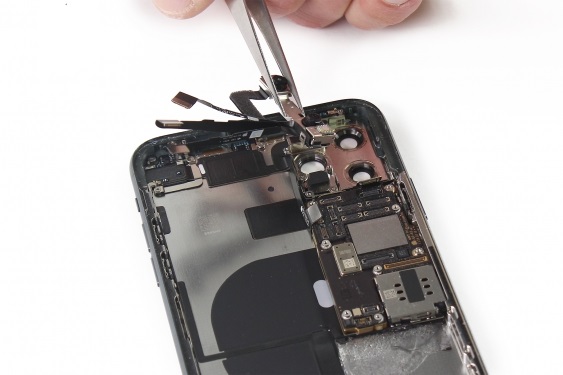 تعویض شاسی گوشی آیفون 11 پرو مکس