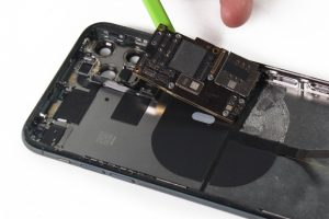 تعویض شاسی گوشی آیفون 11 پرو مکس