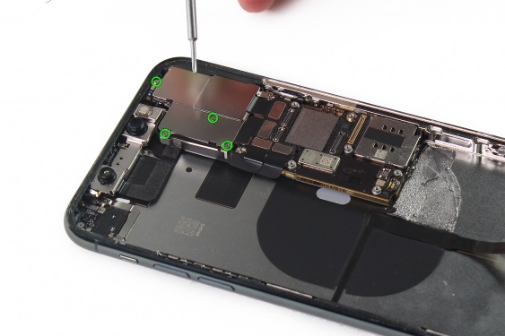 تعویض شاسی آیفون 11 پرو