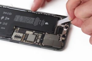 تعویض باتری آیفون 11 پرو مکس