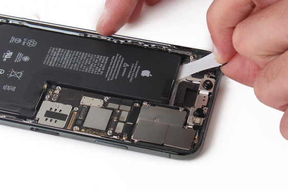 تعویض باتری آیفون 11 پرو مکس