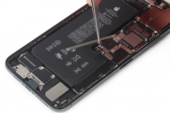 تعویض باتری آیفون 11 پرو مکس