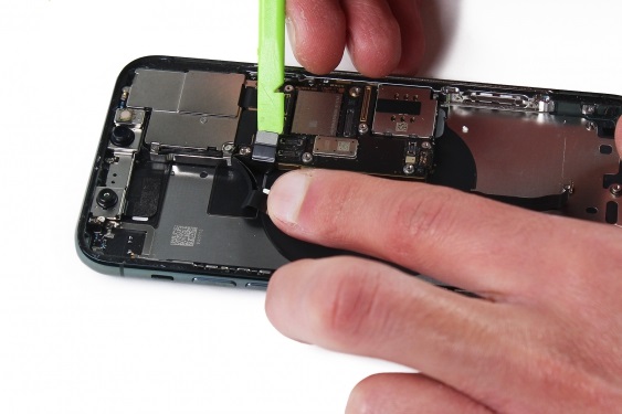 تعویض شاسی آیفون 11 پرو