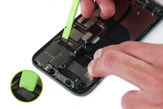 تعویض شاسی آیفون 11 پرو