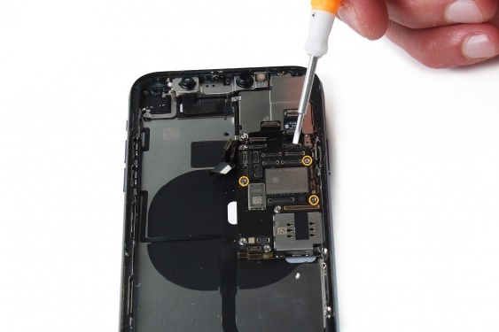 تعویض شاسی آیفون 11 پرو