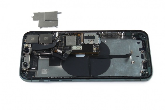 تعویض شاسی آیفون 11 پرو