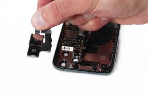 تعویض شاسی آیفون 11 پرو