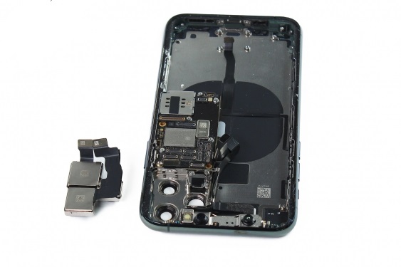 تعویض شاسی آیفون 11 پرو