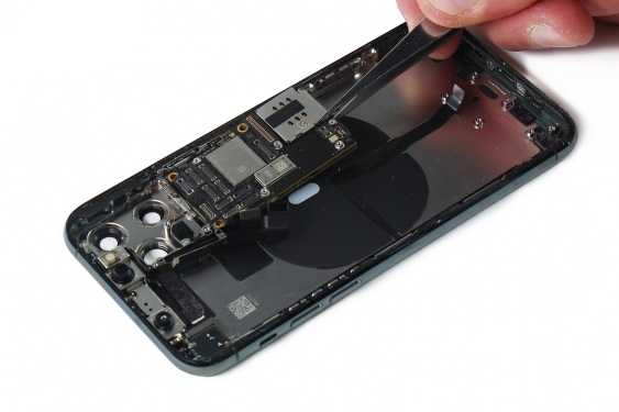تعویض شاسی آیفون 11 پرو