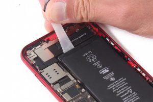 تعویض باتری آیفون 11