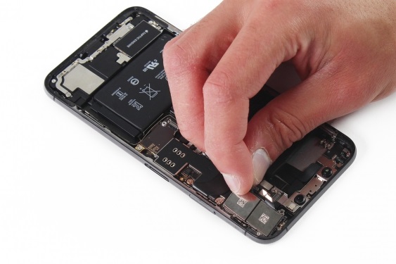 تعویض دوربین عقب آیفون XS max