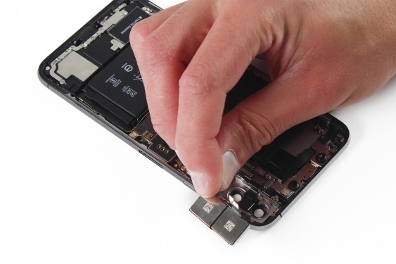 تعویض دوربین عقب آیفون XS max