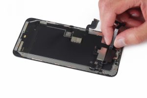 کالبد شکافی آیفون XS max