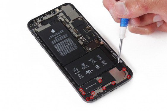 کالبد شکافی آیفون XS max