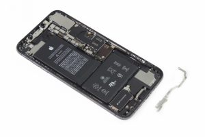 کالبد شکافی آیفون XS max