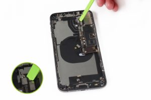 کالبد شکافی آیفون XS max