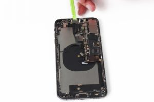 کالبد شکافی آیفون XS max