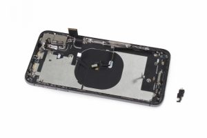 کالبد شکافی آیفون XS max