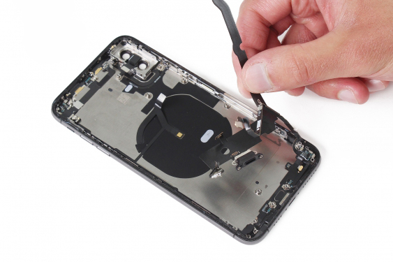 کالبد شکافی آیفون XS max