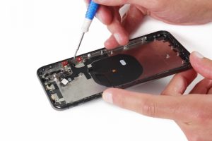 کالبد شکافی آیفون XS max