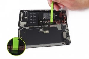 کالبد شکافی آیفون XS max