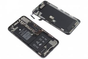 کالبد شکافی آیفون XS max