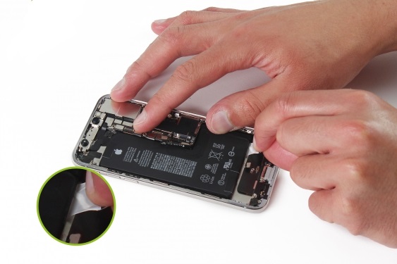 تعویض باتری آیفون XS