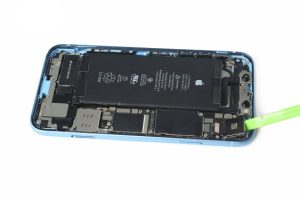 تعویض دوربین عقب گوشی آیفون XR