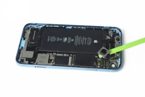 تعویض دوربین عقب گوشی آیفون XR