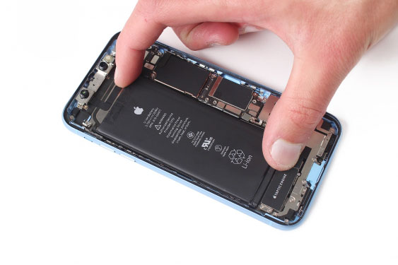 تعویض باتری آیفون XR