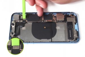 تعویض دوربین جلو آیفون XR