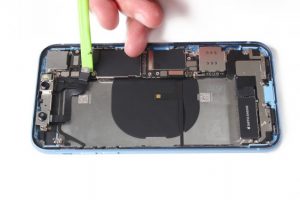 تعویض دوربین جلو آیفون XR