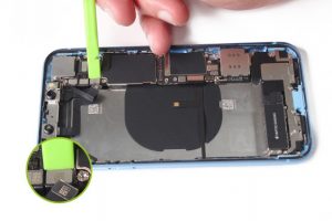 تعویض دوربین جلو آیفون XR